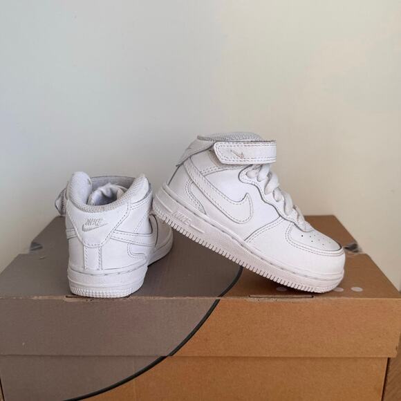 Nike Air Force 1 Mid ‘Triple White’ Toddler Sneakers - SZ 8 C - Picture 8 of 14